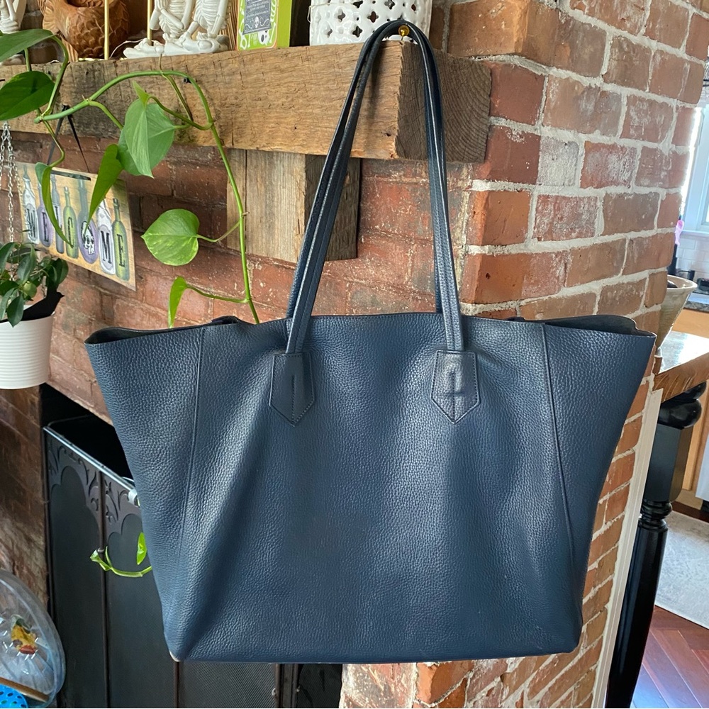 NEELY & CHLOE Navy Pebble Grain Leather N°2 Tote